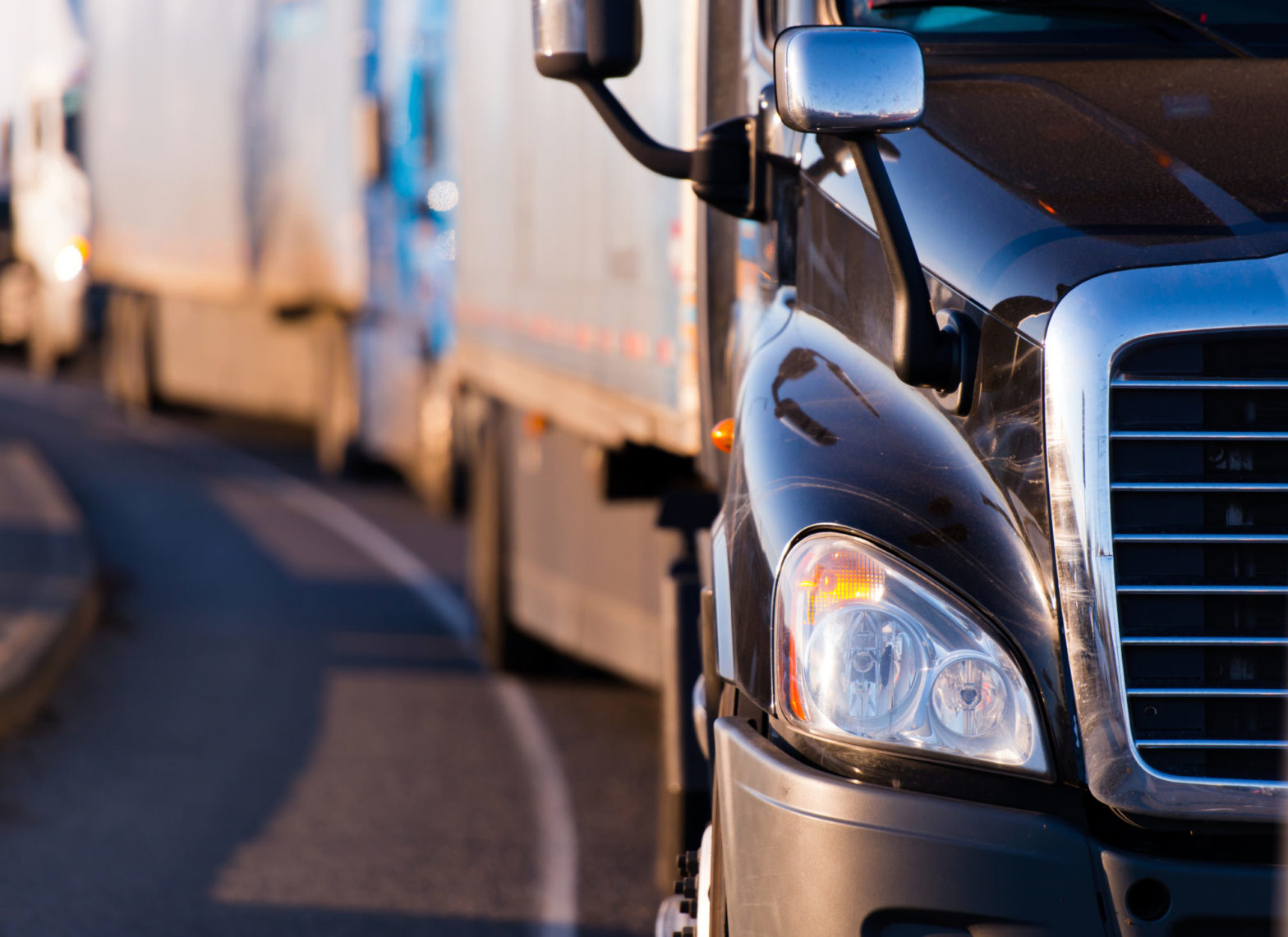 How to choose the best trucking for long-distance moving?