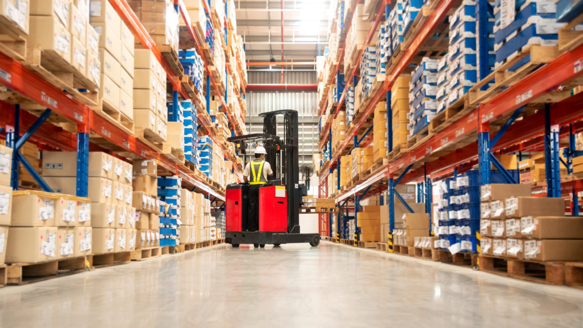 Difference Between Warehouses and Distribution Centers